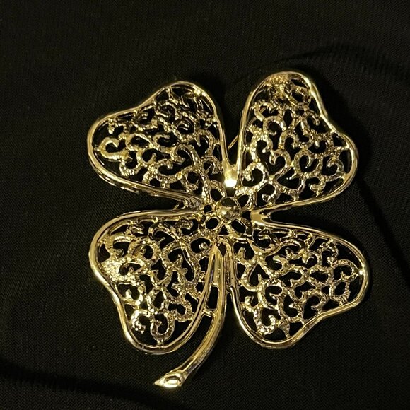 Sarah Coventry Jewelry - Sarah Coventry Filigree Four‑Leaf Clover Brooch – Vintage – Excellent Condition